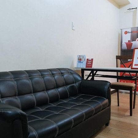 Reddoorz Plus @ Urban Deca Tower Edsa 2 ماندالويونغ المظهر الخارجي الصورة