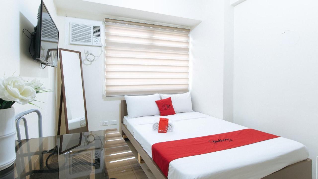 Reddoorz Plus @ Urban Deca Tower Edsa 2 ماندالويونغ المظهر الخارجي الصورة