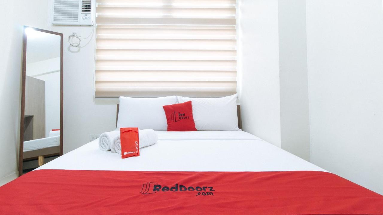 Reddoorz Plus @ Urban Deca Tower Edsa 2 ماندالويونغ المظهر الخارجي الصورة