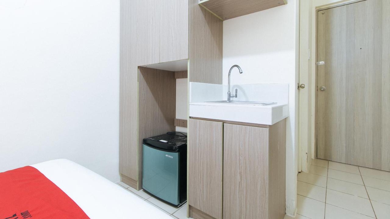 Reddoorz Plus @ Urban Deca Tower Edsa 2 ماندالويونغ المظهر الخارجي الصورة
