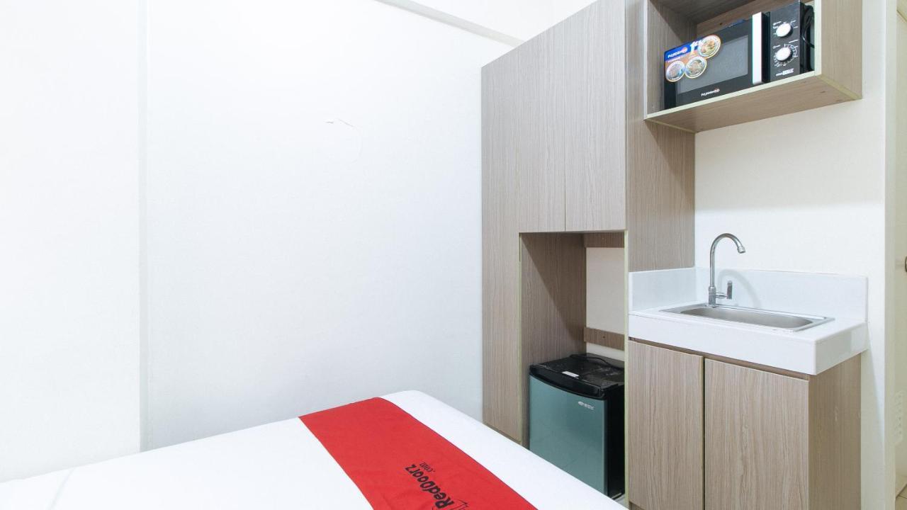 Reddoorz Plus @ Urban Deca Tower Edsa 2 ماندالويونغ المظهر الخارجي الصورة